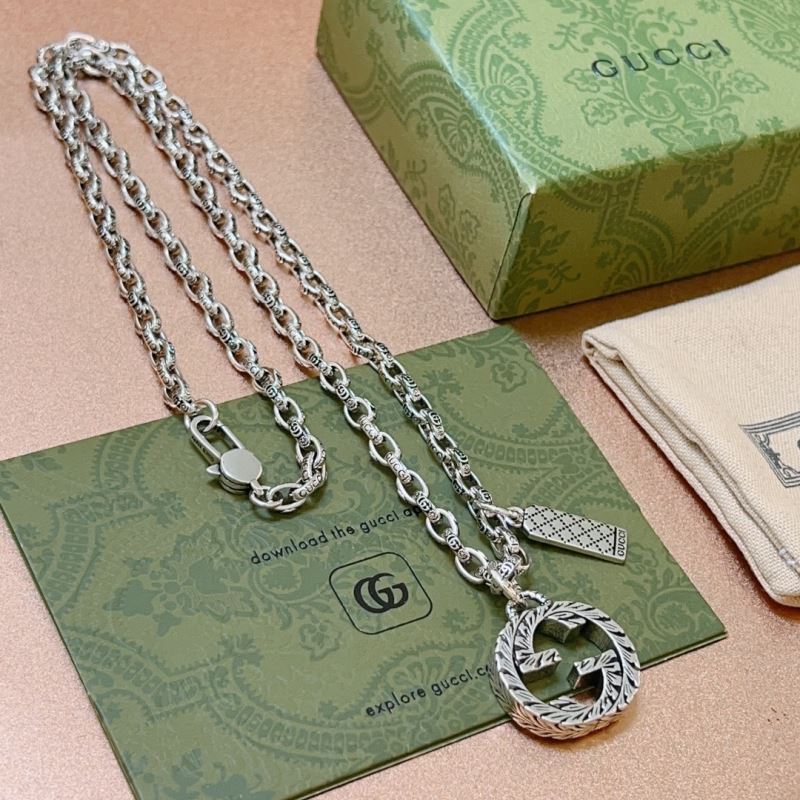 G*u*i necklaces
